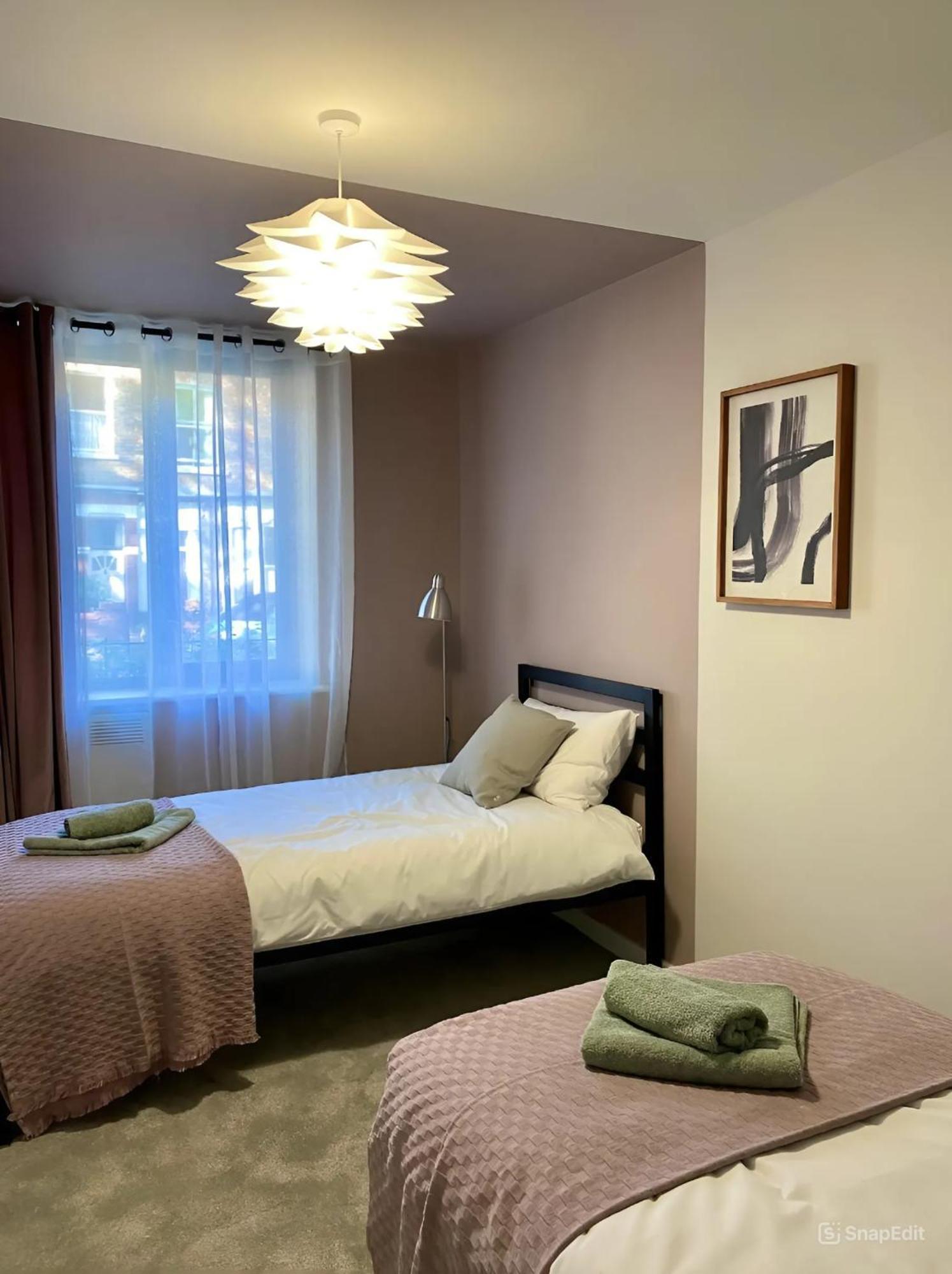 Modern Apartment In Central Quiet York With Free Parking - Contemporary New Building Exterior photo